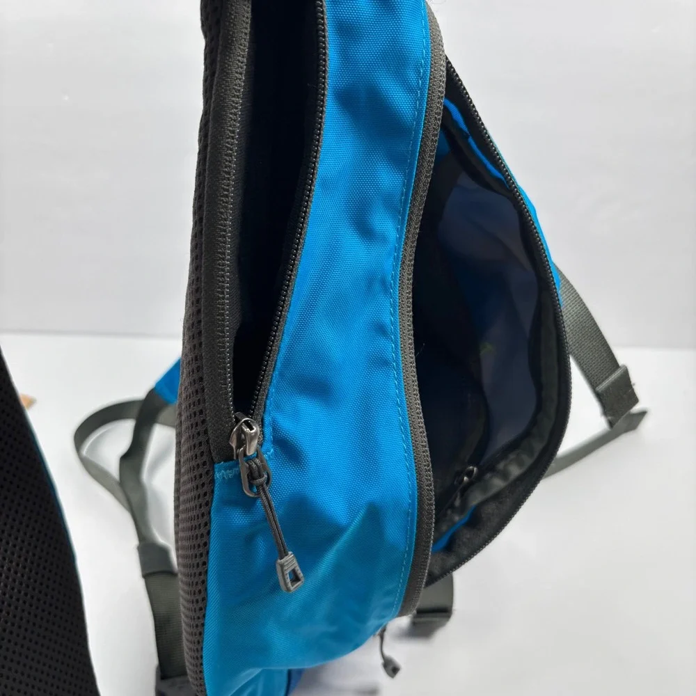 Patagonia Unisex 8L Sling Bag Atom Blue Crossbody Backpack Tudorza Pressard Logo